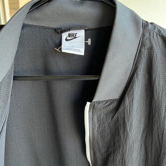 Men’s Large Nike Bomber - Picture 3 of 3
